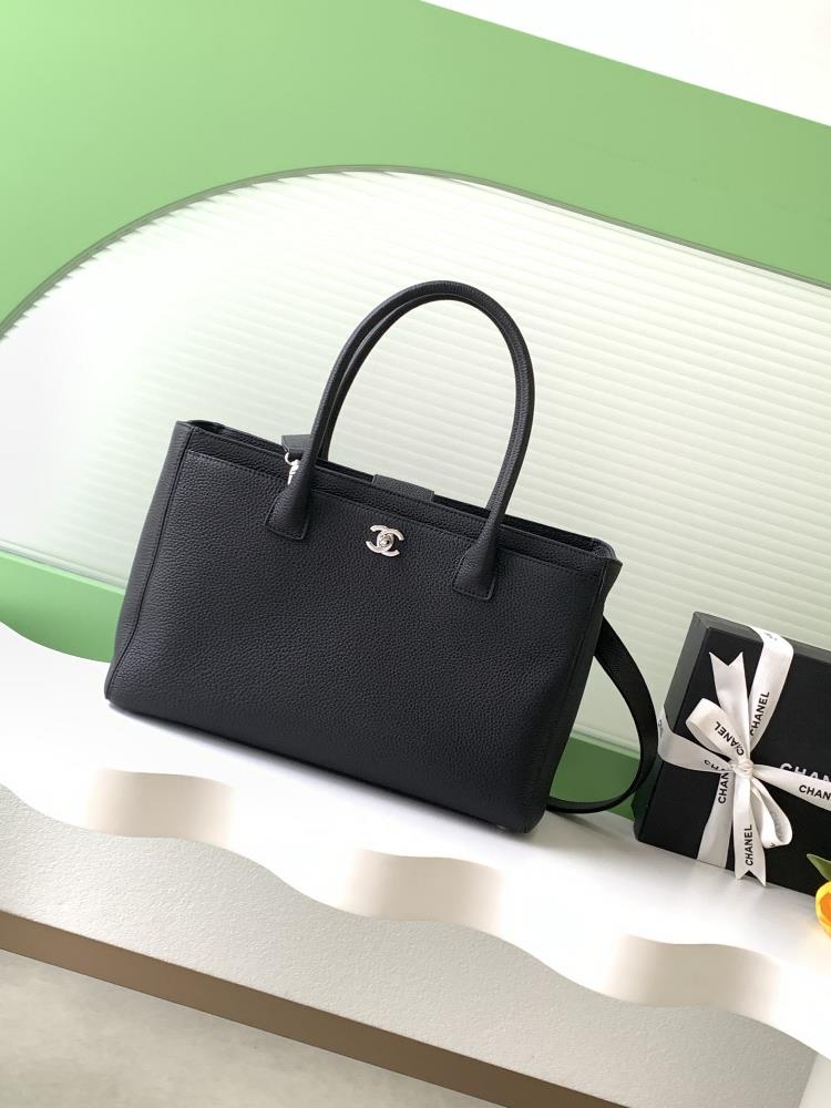 Chanel Cerf black and silver medium tote bag made of lychee patterned cowhide material durable and highend with a lowkey and stylish black and si