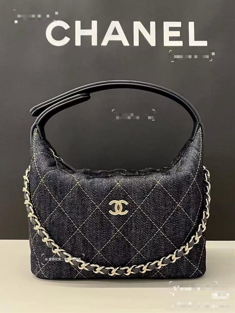 Chanel 26P lunch box bag with denim fabric and denim lunch box bag OHANEL new product presale all over the internet The latest classic denim style o