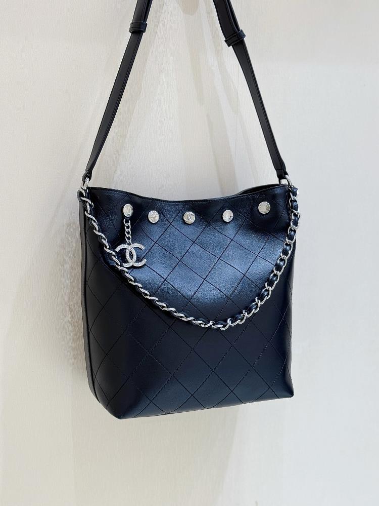 Shipment Celebrate25P SpringSummer Preview Series HappyHappy purchase of ZP 55800Chanel 25P rivet bucket packaging colorVery popular strong very f