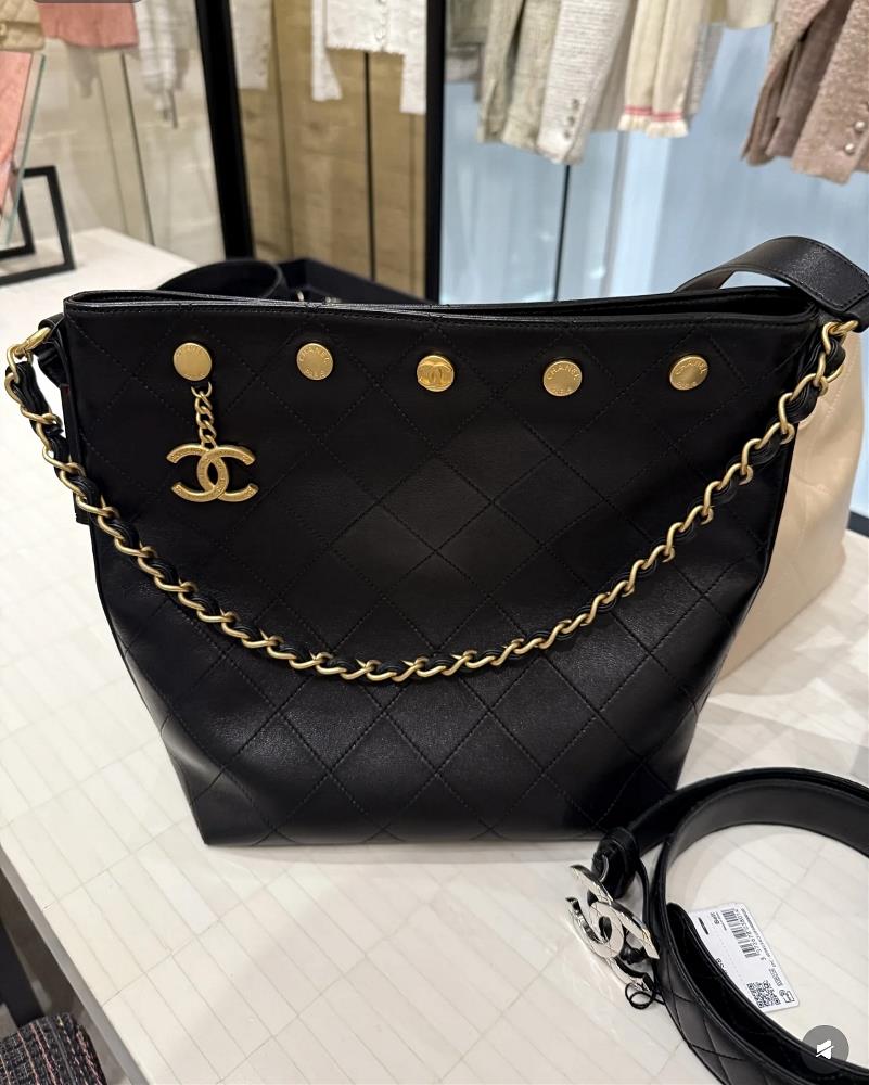 Black gold highend feeling full of love and compassiontagName 5406tagId 81456232  professional luxury fashion brand agency businessIf