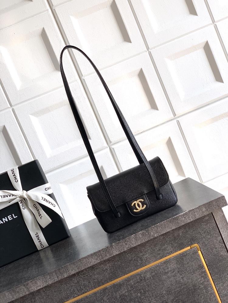Black Mimi small size 17cm OHANEL 26CJennie celebrity style with a touch of fashion style is just right This new model is completely vintage since it