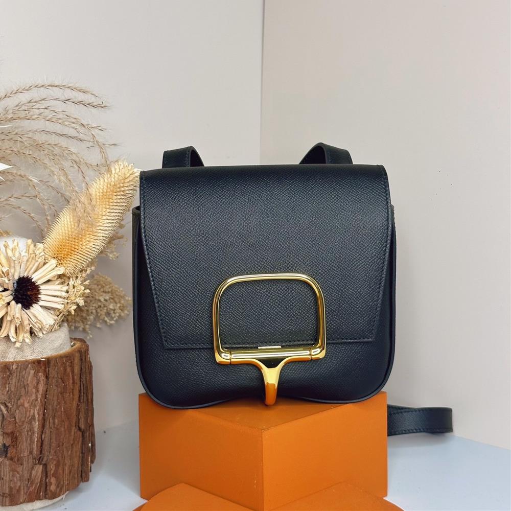 Hermes Della Butt bag with black gold buckleHigh end quality exclusive control of goods has Epsom all steel handmade wax thread in stock  profes
