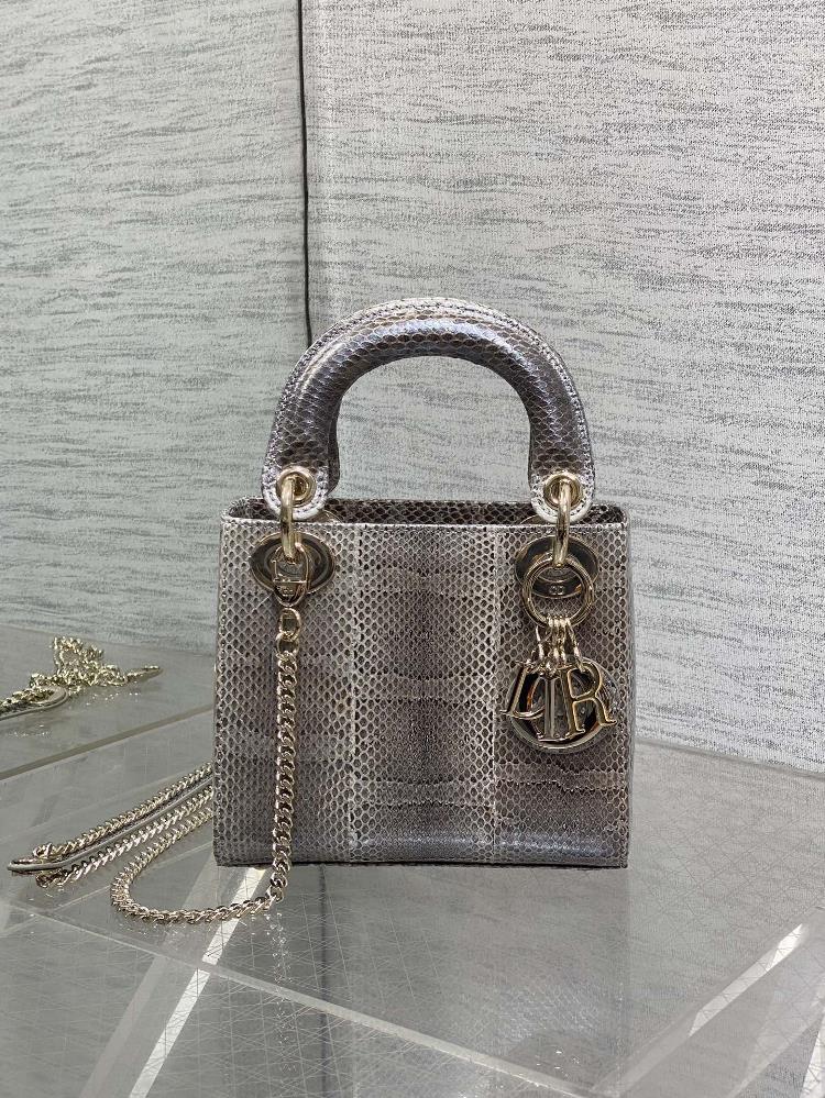 spotLady Dianas three rare snake skins make a dazzling appearance elegant yet unique It is the perfect choice Lets explain that the pattern of ea