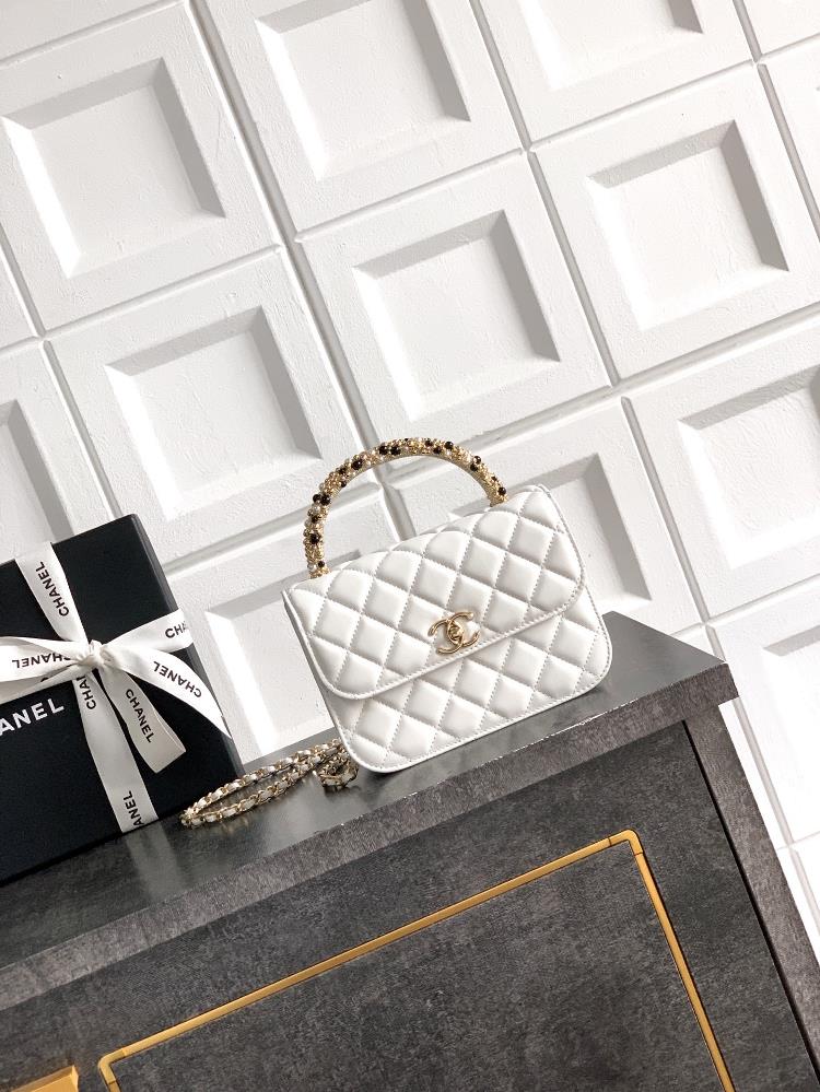 Large milk shake white OHANEL Chanel 26C pearl handle chain bag champagne gold lychee leather classic diamond grid pattern metal double C logo highl