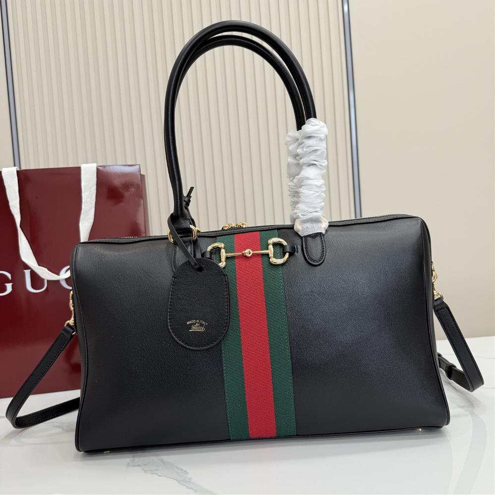 The 2026 SpringSummer collection is newly launched with a full set of packaging The Gucci Borsetto collection name cleverly blends the Italian words