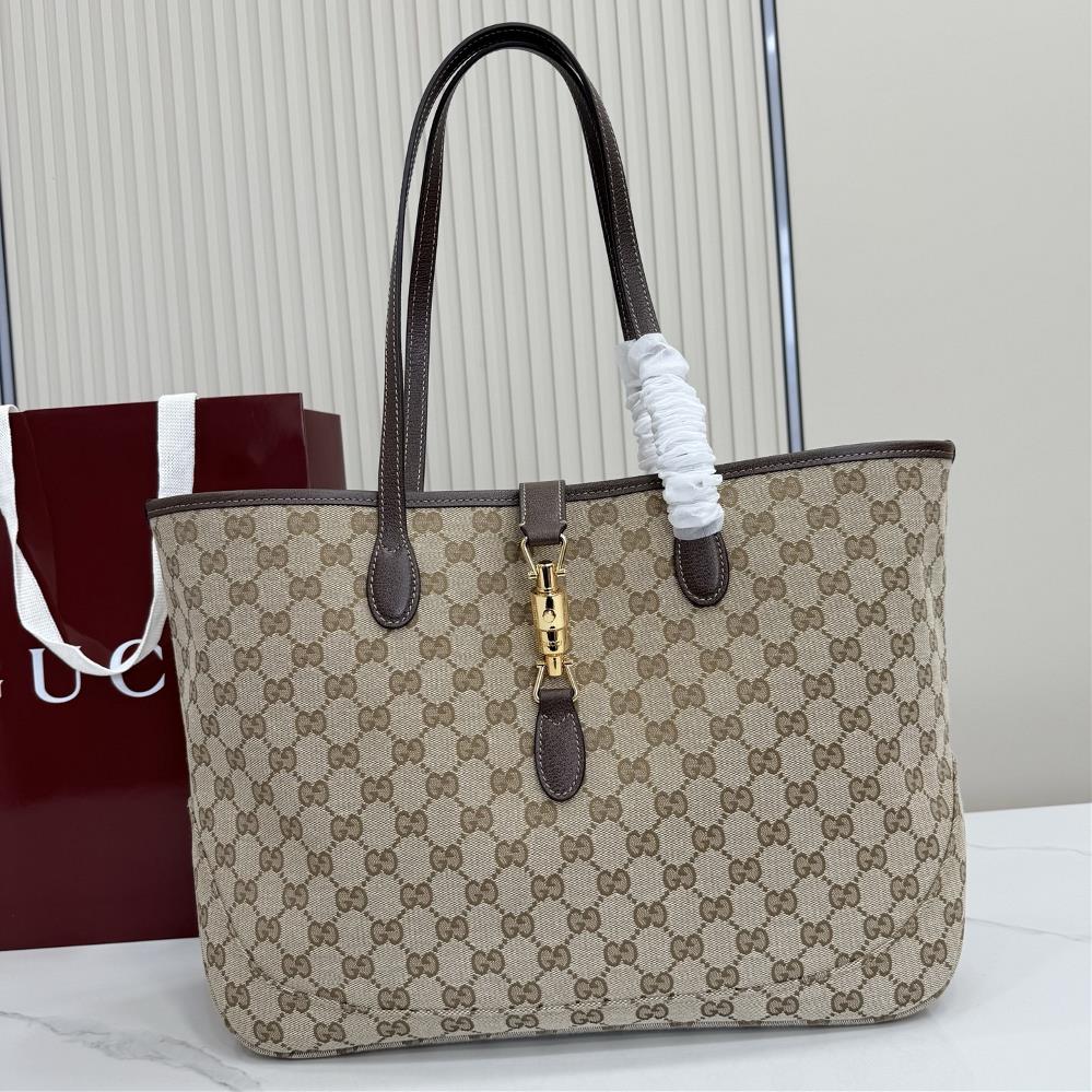 Equipped with a complete set of packaging the 2026 SpringSummer collection will be newly launched This new Gucci Jackie collection tote bag is made