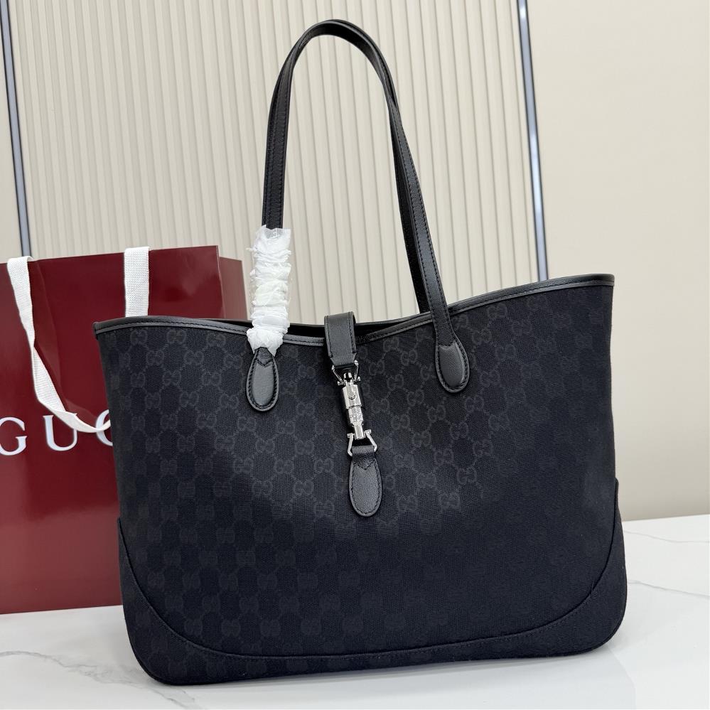 Equipped with a complete set of packaging the 2026 SpringSummer collection will be newly launched This new Gucci Jackie collection tote bag is made