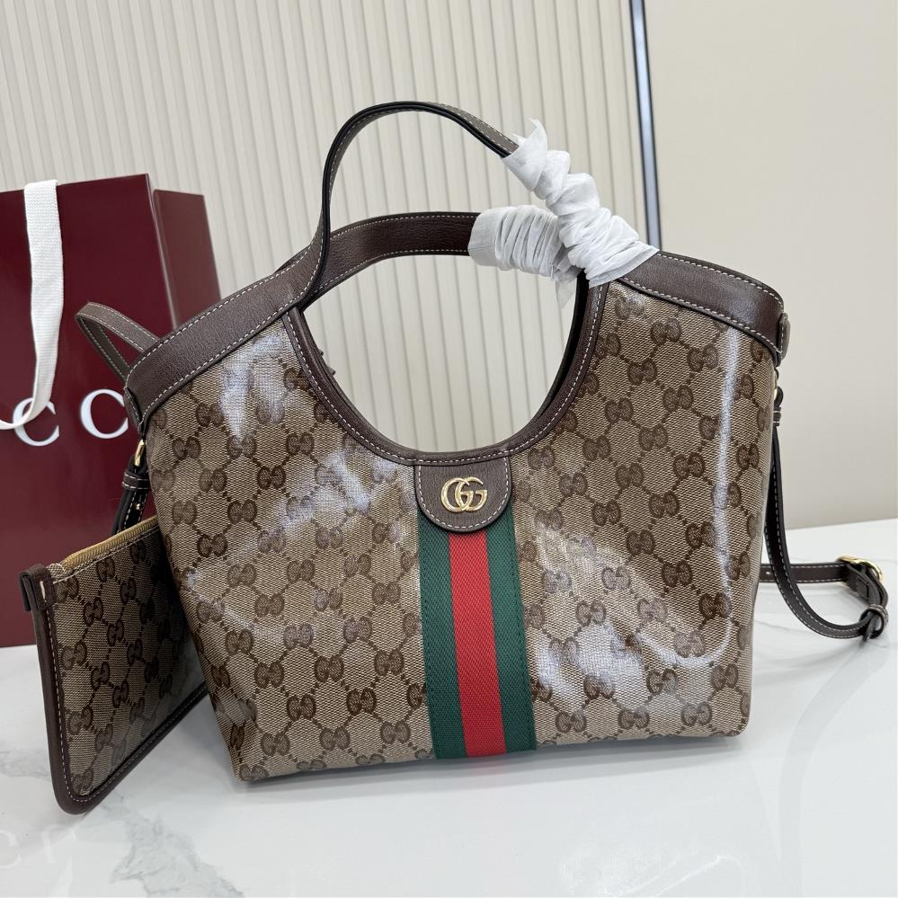 The 2026 SpringSummer collection is newly launched with a full set of packaging The Gucci Giglio handbag series features a sheepskin leather trimmed