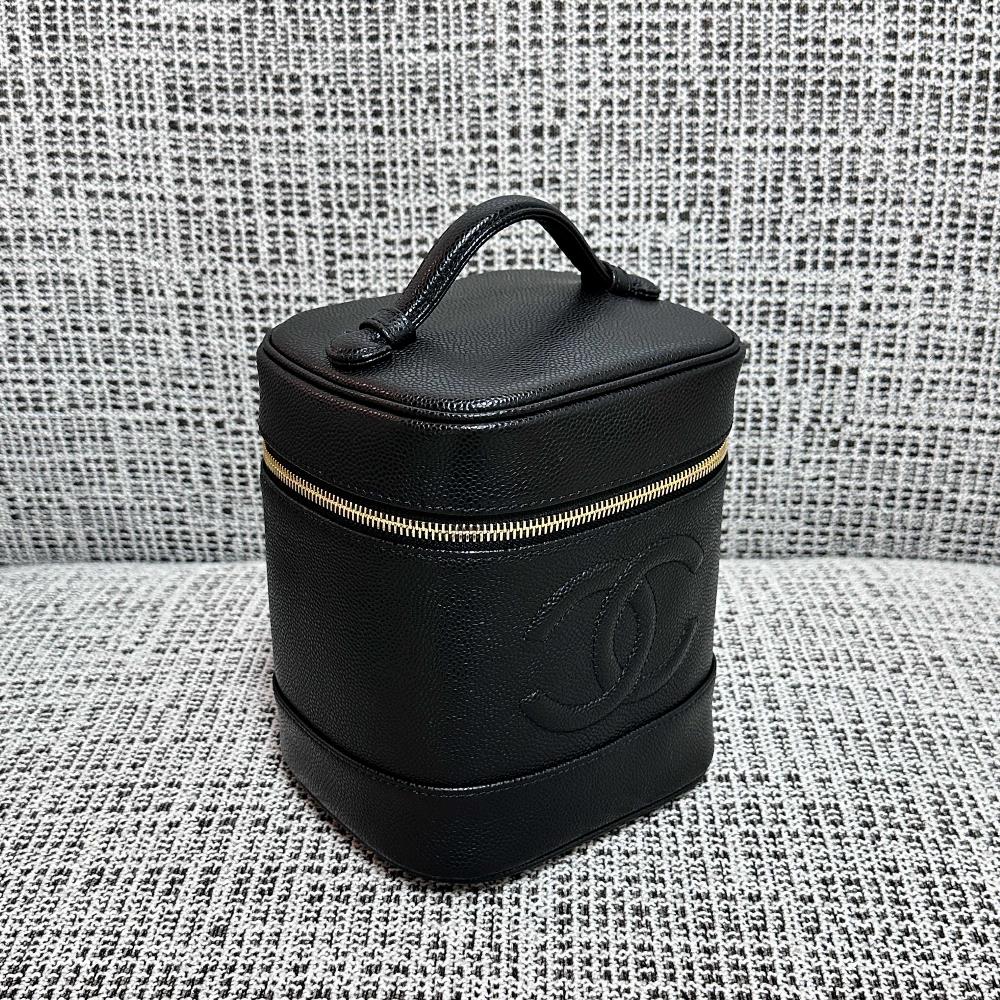 CHANEL VINTAGE Makeup BagSize 175x13x17cm professional luxury fashion brand agency busi