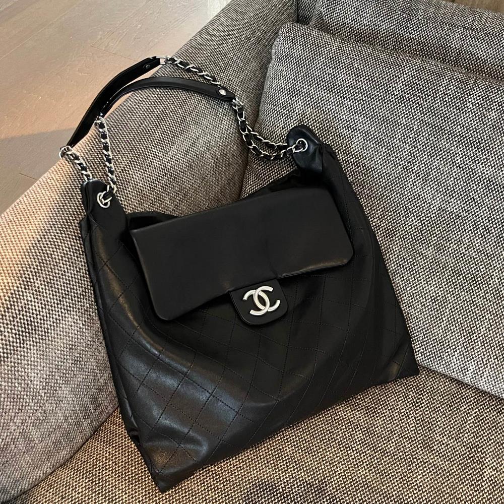 0Chanel Vintage Tote Black Silver Stray BagSize 40x48x3cm  professional luxury fashion brand agency businessIf you have wholesale or retail intentio