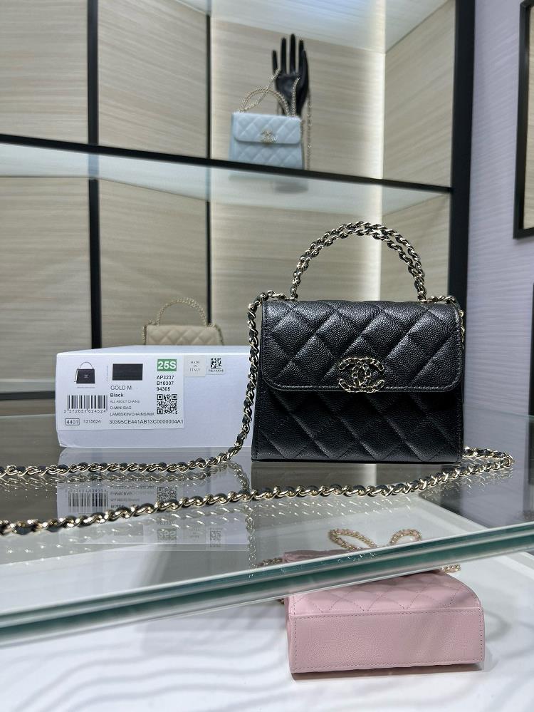 Platinum version genuine packaging as shown in the pictureReady to sell leather chain handle phone case returnsWhite MediumThis is definitely a dark h